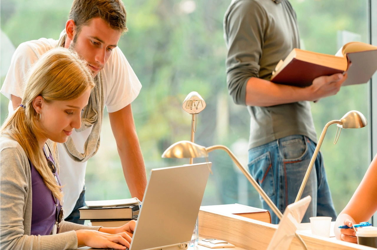 Faculdade EAD Investindo em Educação
